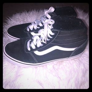 Vans award Hi Men’s skate shoes
